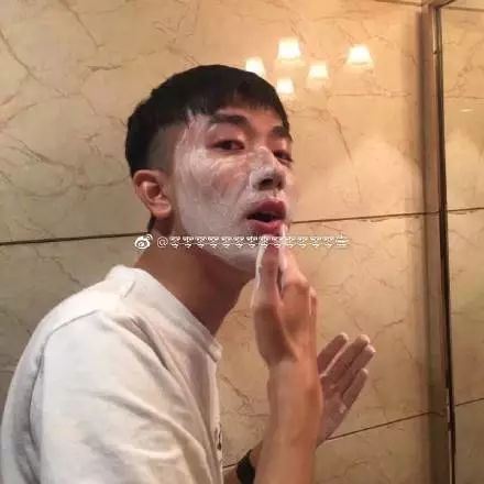 瘦脸男生适合什么发型 长瘦脸男生短发推荐